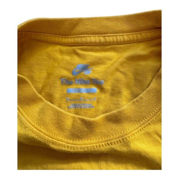 Nike SB Men’s Gold Logo 100% Cotton Size Medium Loose Fit T Shirt - Picture 4 of 5